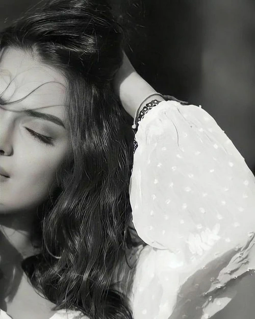 عـکس دخـترانه جذاب و شیک