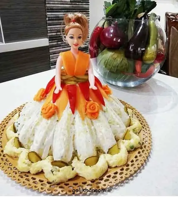 تصویر مرتبط با ایدههای متنوع و شیک برای تزیین سالاد الویه در مراسمهای مختلف