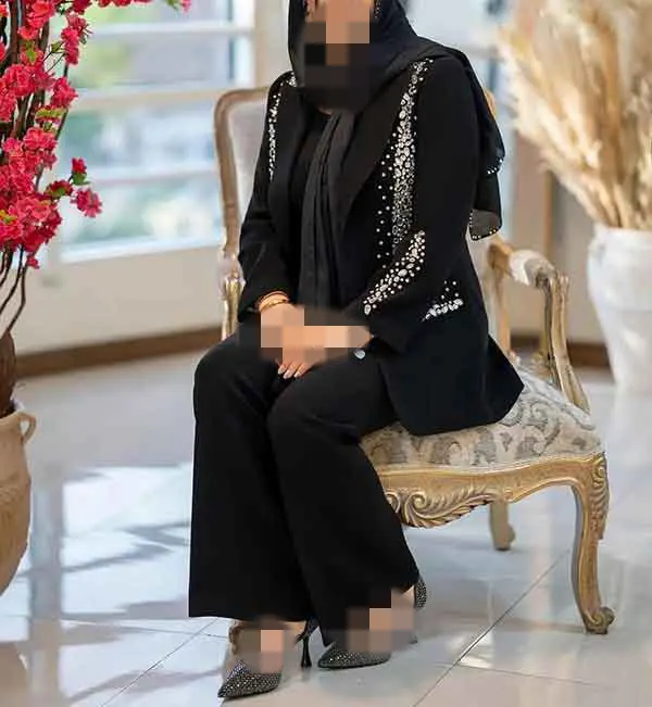 تصویر مرتبط با مدلهای متنوع مانتو دخترانه مشکی برای محرم با طراحیهای شیک و خنک