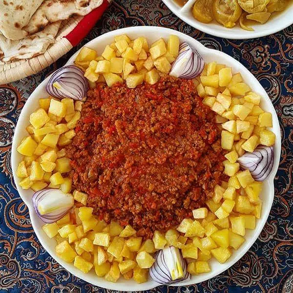 تصویر مرتبط با طرز تهیه واویشکا بادمجان با گوشت چرخ کرده؛ خوراکی خوشعطر و جاافتاده شمالی