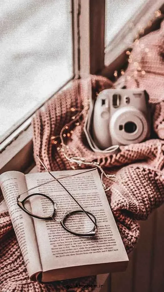 تصویر مرتبط با مدل‌های جذاب عکس کتاب برای پروفایل شاد و طبیعی