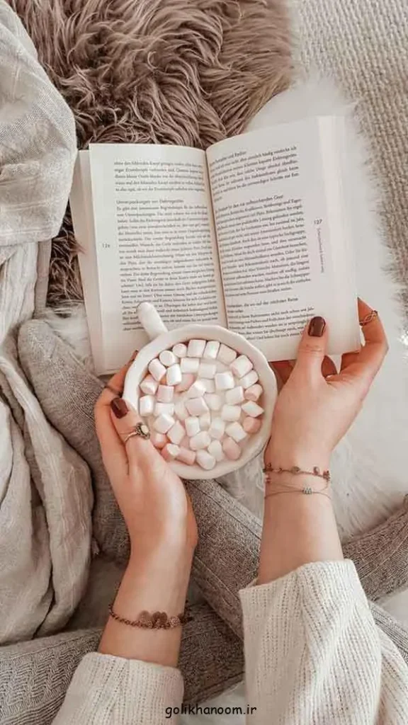 تصویر مرتبط با مدل‌های جذاب عکس کتاب برای پروفایل شاد و طبیعی