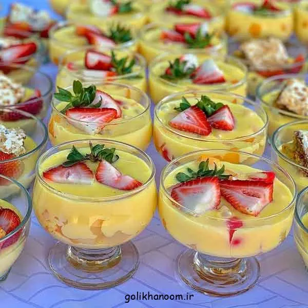 تصویر مرتبط با ایده‌های خلاقانه برای تزیین روی ژله با اسمارتیز، میوه و پودرهای رنگی