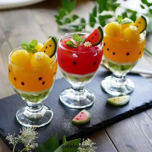 تصویر مرتبط با ایده‌های خلاقانه برای تزیین روی ژله با اسمارتیز، میوه و پودرهای رنگی