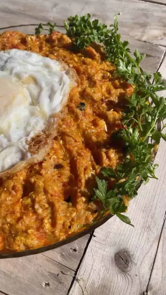 تصویر مرتبط با ایدههای متنوع و جذاب تزیین میرزا قاسمی با نان و برنج