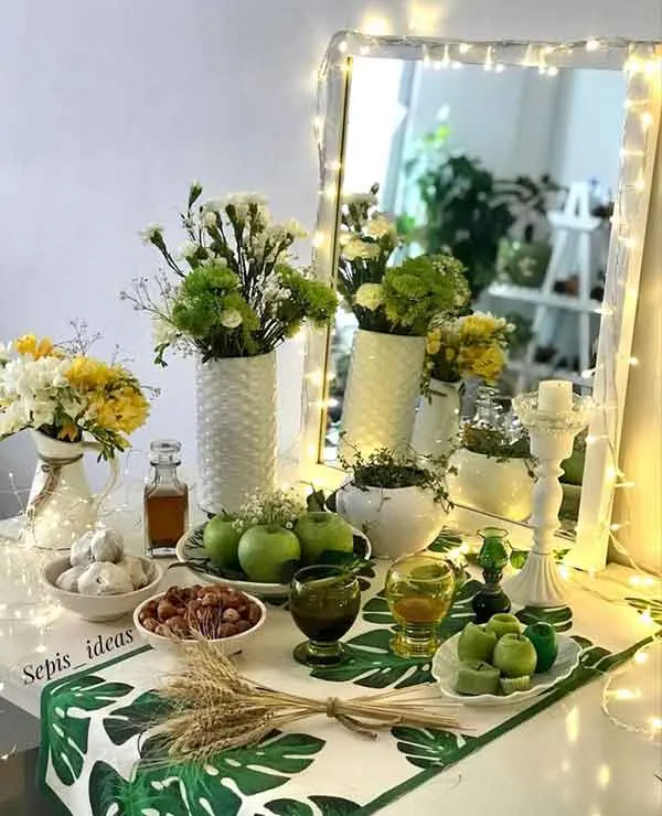 تصویر مرتبط با مدل‌های متنوع سفره هفت سین برای عروس با تم‌های رنگی روشن و کلاسیک