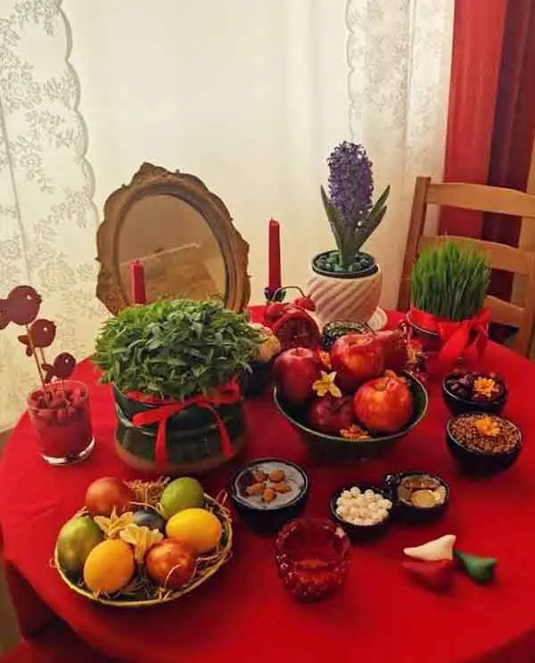 تصویر مرتبط با مدلهای متنوع سفره هفت سین سنتی با حس نوستالژی و انرژی مثبت