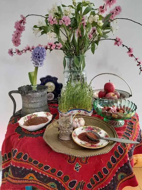 تصویر مرتبط با مدلهای متنوع سفره هفت سین سنتی با حس نوستالژی و انرژی مثبت