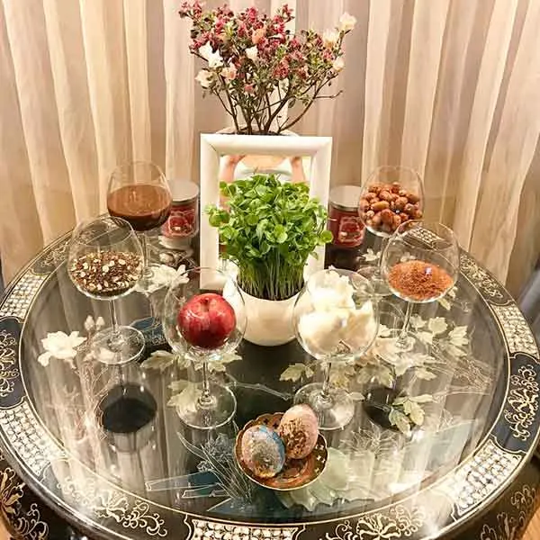 تصویر مرتبط با ایده‌های متنوع و شیک برای چیدمان سفره هفت سین