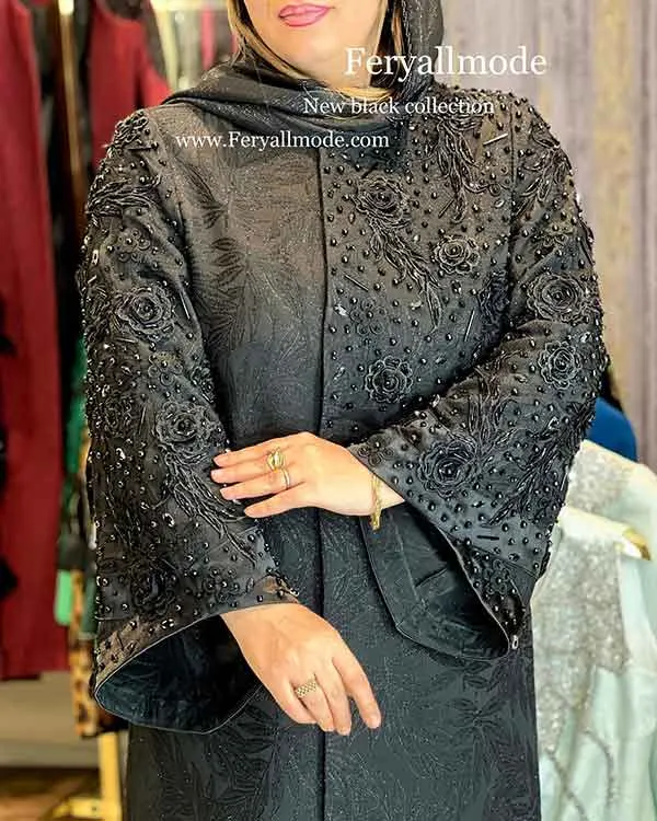 تصویر مرتبط با مدل‌های متنوع مانتو مشکی برای استایل‌های خاص و جذاب