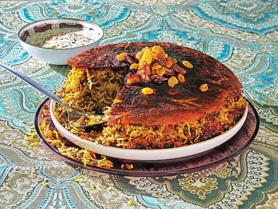 تصویر مرتبط با طرز تهیه ماش پلو بدون گوشت؛ غذای ساده، مقوی و خوشطعم ایرانی