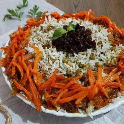 تصویر مرتبط با طرز تهیه ماش پلو بدون گوشت؛ غذای ساده، مقوی و خوشطعم ایرانی