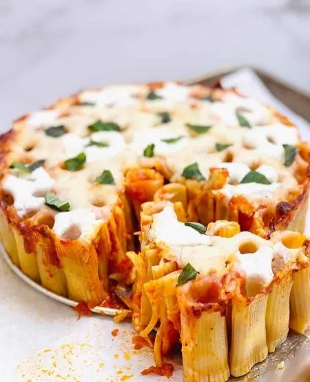 تصویر مرتبط با طرز تهیه کوکو زیتی؛ غذای قالبی و خوشمزه با پاستای زیتی