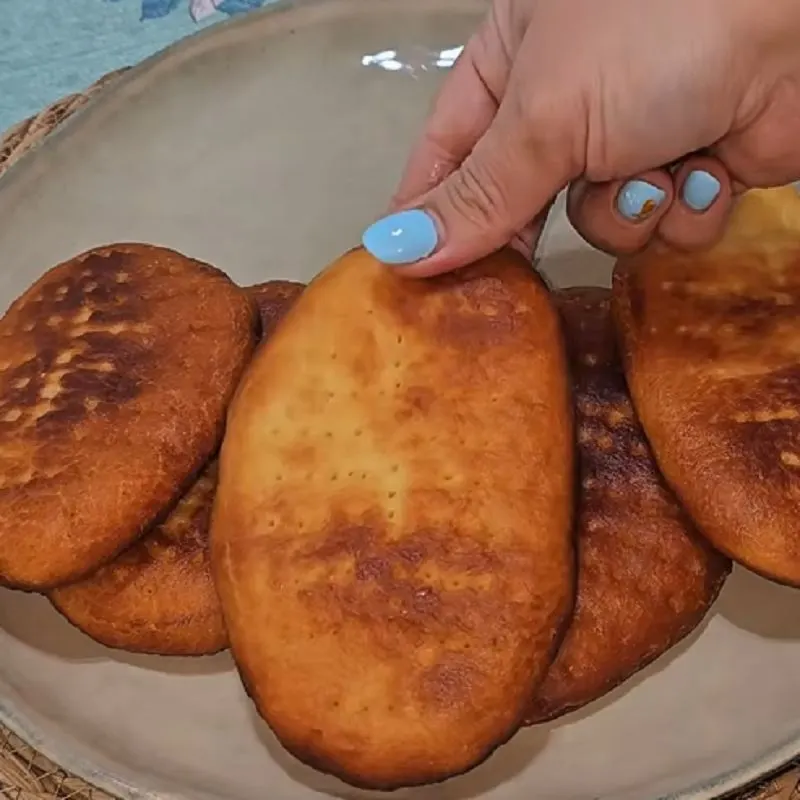 مخلوط کردن تخم مرغ و وانیل