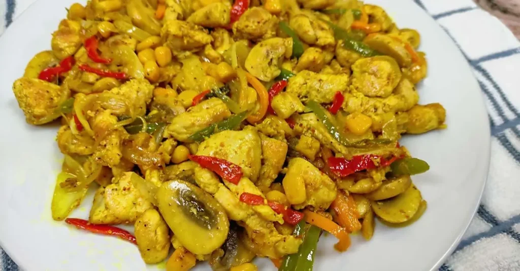تصویر مرتبط با طرز تهیه خوراک مرغ مکزیکی با مرغ، قارچ و ذرت