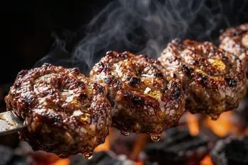 کوبیده رول خوشمزه در حال آماده شدن