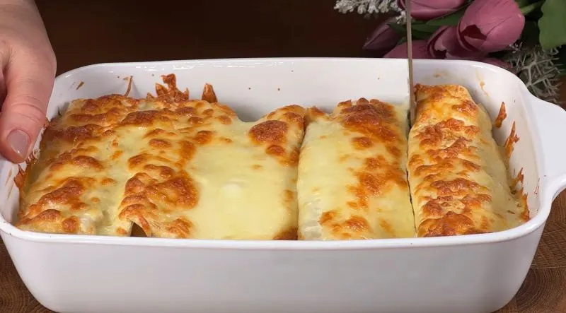 تصویر مرتبط با طرز تهیه گراتن رولی گوشت چرخ کرده با نان تورتیلا و پنیر کشدار