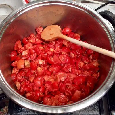 تصویر مرتبط با روش تهیه رب گوجه فرنگی خانگی با رنگ و غلظت عالی