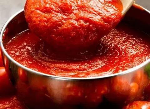 تصویر مرتبط با روش تهیه رب گوجه فرنگی خانگی با رنگ و غلظت عالی