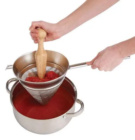 تصویر مرتبط با روش تهیه رب گوجه فرنگی خانگی با رنگ و غلظت عالی