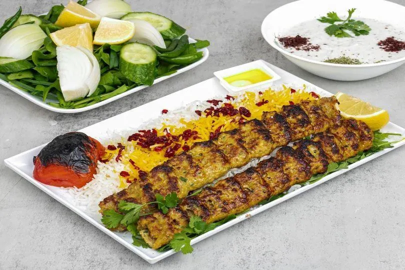 تصویر مرتبط با روش تهیه کباب کوبیده مرغ روی زغال بدون ریزش و با طعمی بینظیر
