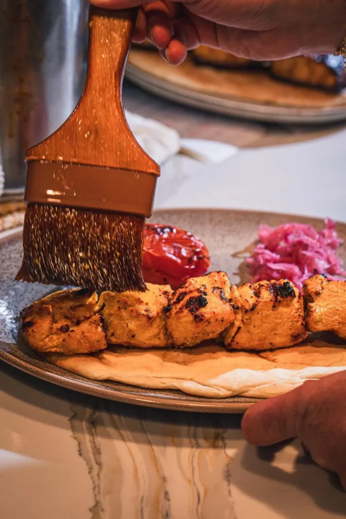 تصویر مرتبط با روش تهیه کباب کوبیده مرغ روی زغال بدون ریزش و با طعمی بینظیر