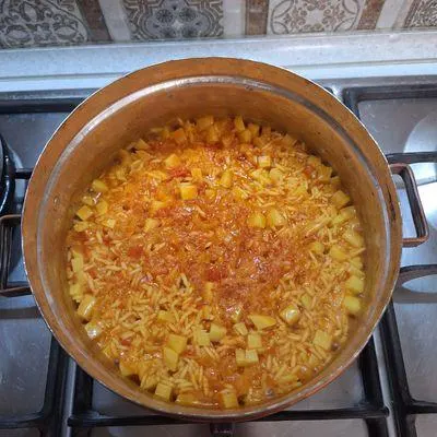 تصویر مرتبط با طرز تهیه استانبولی پلو با گوشت چرخ کرده؛ غذای خوشرنگ و معطر ایرانی