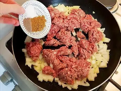 تصویر مرتبط با طرز تهیه استانبولی پلو با گوشت چرخ کرده؛ غذای خوشرنگ و معطر ایرانی