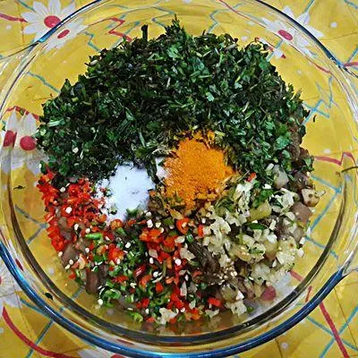تصویر مرتبط با طرز تهیه ترشی بادمجان کبابی خانگی با عطر دودی و طعم ترش دلپذیر