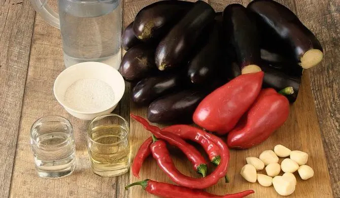 تصویر مرتبط با طرز تهیه ترشی بادمجان کبابی خانگی با عطر دودی و طعم ترش دلپذیر