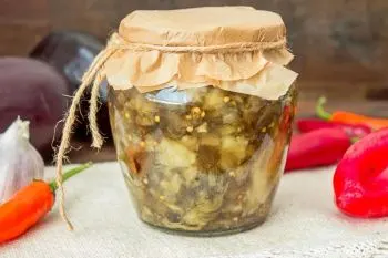 شیشه ترشی بادمجان کبابی با عطر دودی و طعم ترش