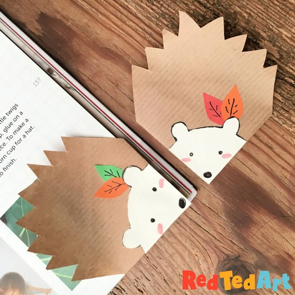 تصویر مرتبط با ساخت بوکمارک پاییزی؛ نشانگر کتابی زیبا برای شروع مدرسه