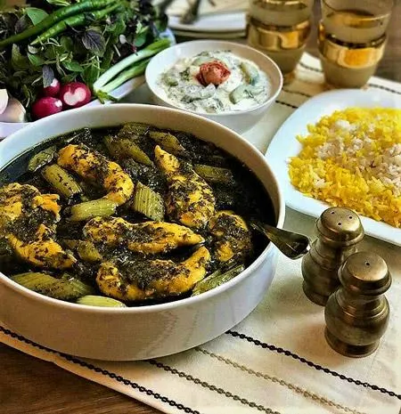 تصویر مرتبط با طرز تهیه خورش جعفری با مرغ؛ خورشتی خوش‌عطر و متفاوت برای ناهار