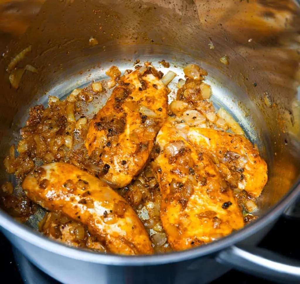 تصویر مرتبط با طرز تهیه خورش جعفری با مرغ؛ خورشتی خوش‌عطر و متفاوت برای ناهار
