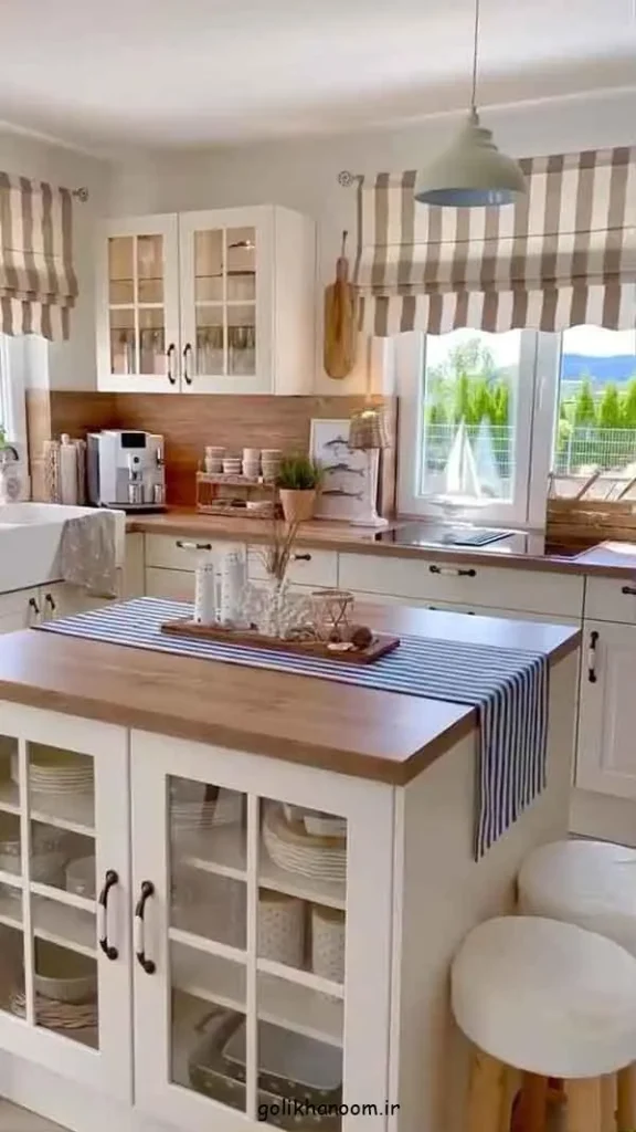 تصویر مرتبط با راهنمای انتخاب مدل پرده آشپزخانه جدید برای دکوراسیونی زیبا و کاربردی