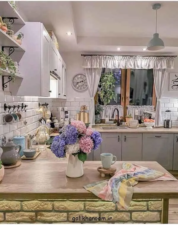 تصویر مرتبط با راهنمای انتخاب مدل پرده آشپزخانه جدید برای دکوراسیونی زیبا و کاربردی