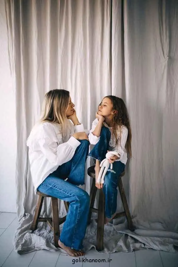 ژست مناسب برای عکاسی با موبایل در خانه