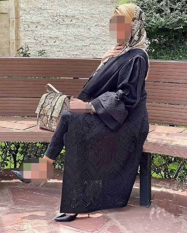 تصویر مرتبط با ۵۰ مدل مانتو مشکی مناسب ایام محرم با طرحهای متنوع و شیک