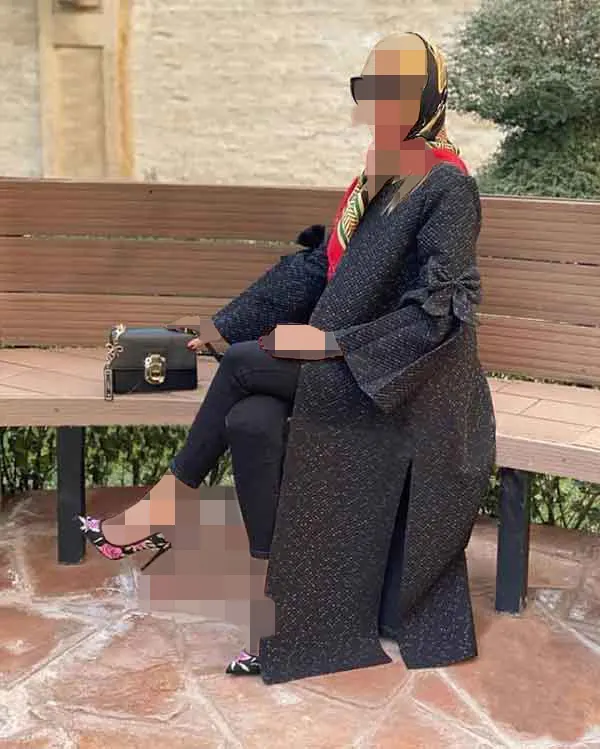تصویر مرتبط با ۵۰ مدل مانتو مشکی مناسب ایام محرم با طرحهای متنوع و شیک