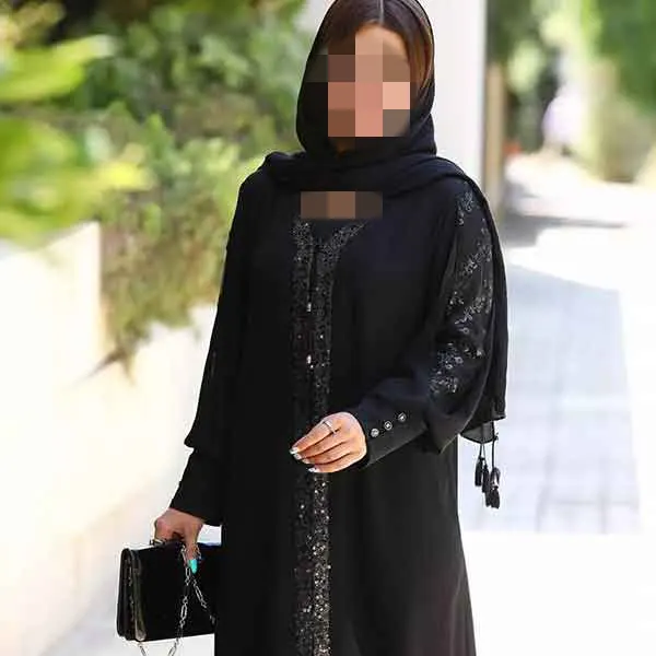 تصویر مرتبط با ۵۰ مدل مانتو مشکی مناسب ایام محرم با طرحهای متنوع و شیک