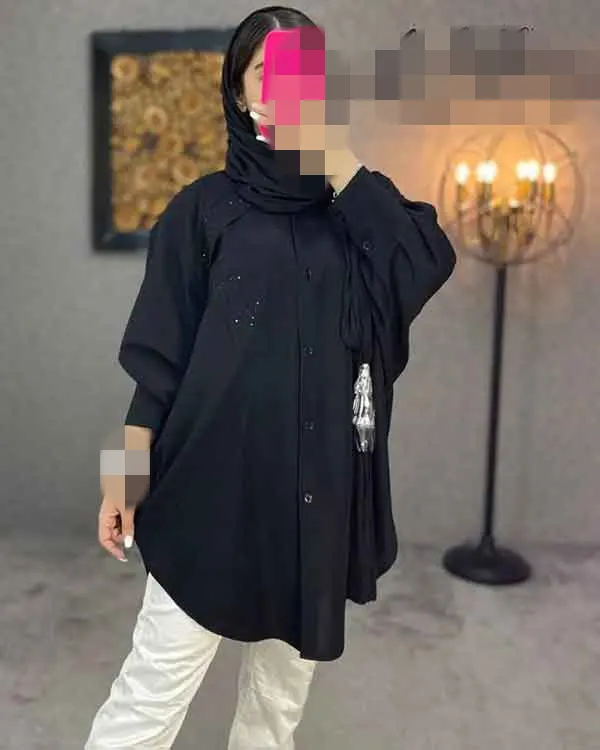 تصویر مرتبط با ۵۰ مدل مانتو مشکی مناسب ایام محرم با طرحهای متنوع و شیک