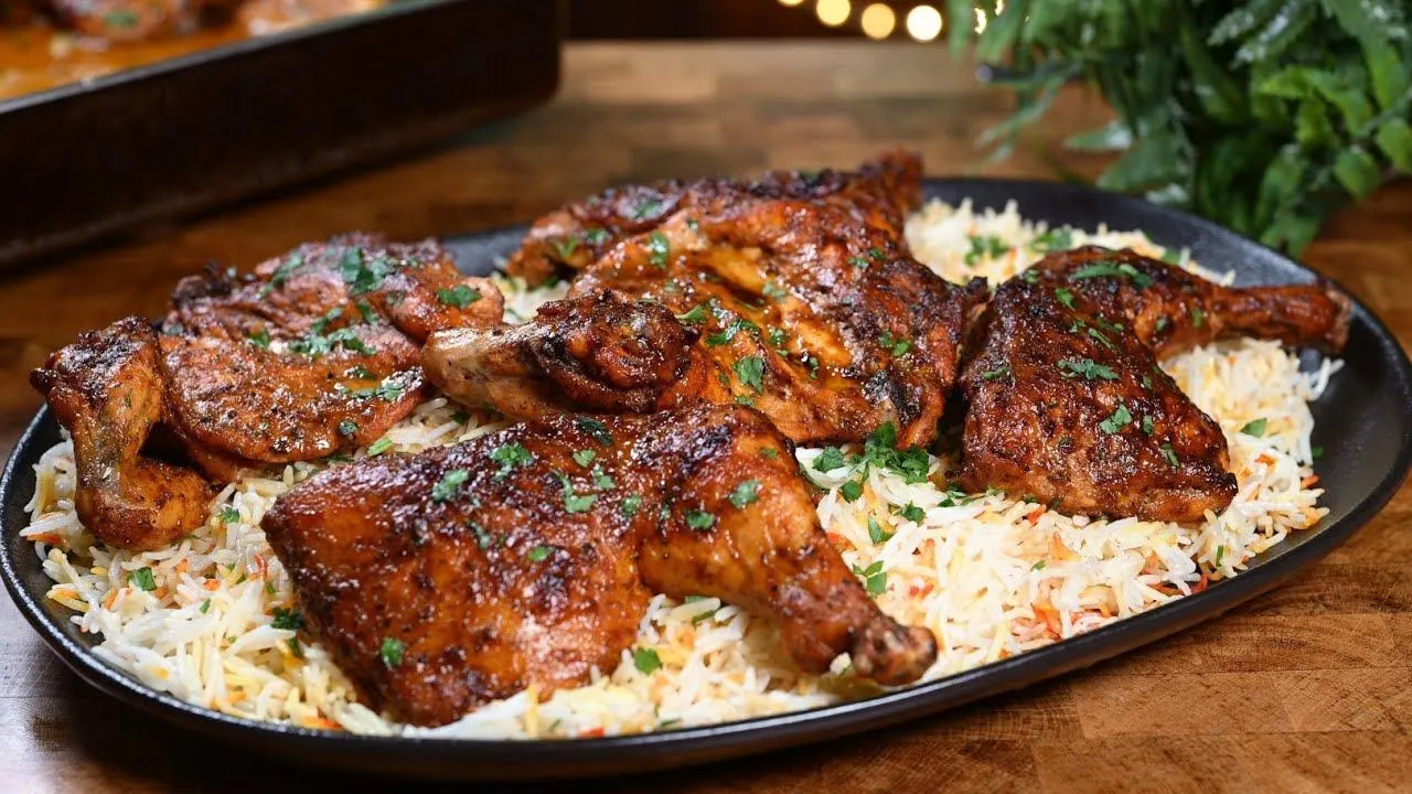 مرغ تنوری با سس تند یمنی؛ مرغ تنوری آبدار و خوش‌عطر با سس تند گوجه و گ