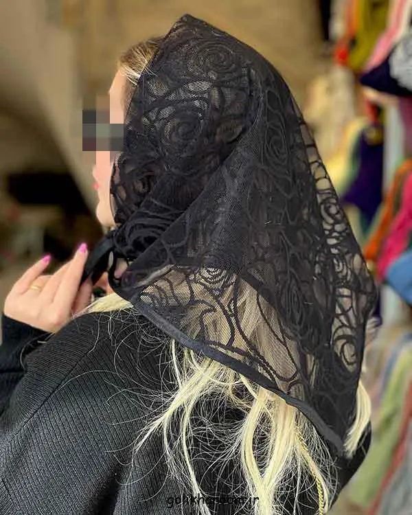 تصویر مرتبط با مدل بیبی اسکارف؛ راهنمای انتخاب و ست کردن برای استایل‌های متنوع
