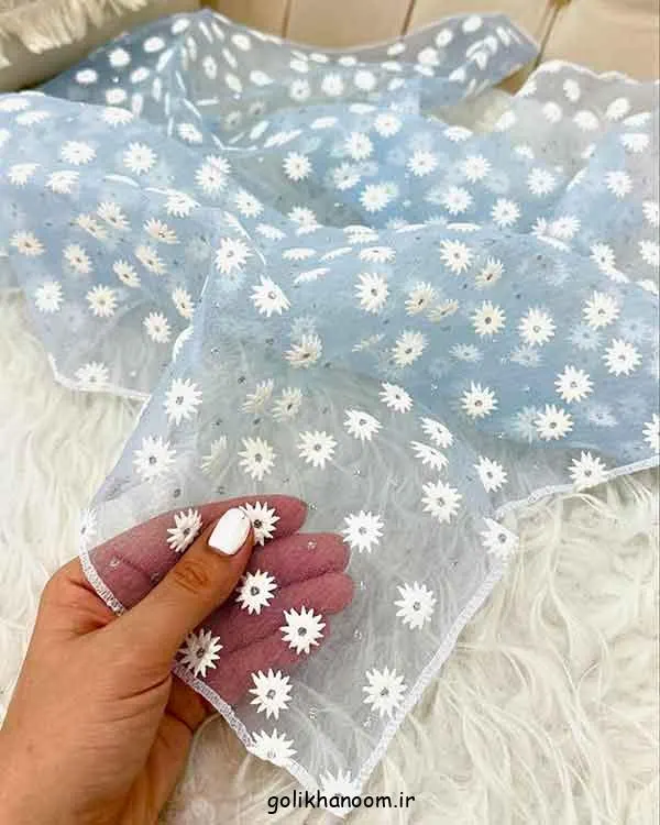 تصویر مرتبط با مدل بیبی اسکارف؛ راهنمای انتخاب و ست کردن برای استایل‌های متنوع
