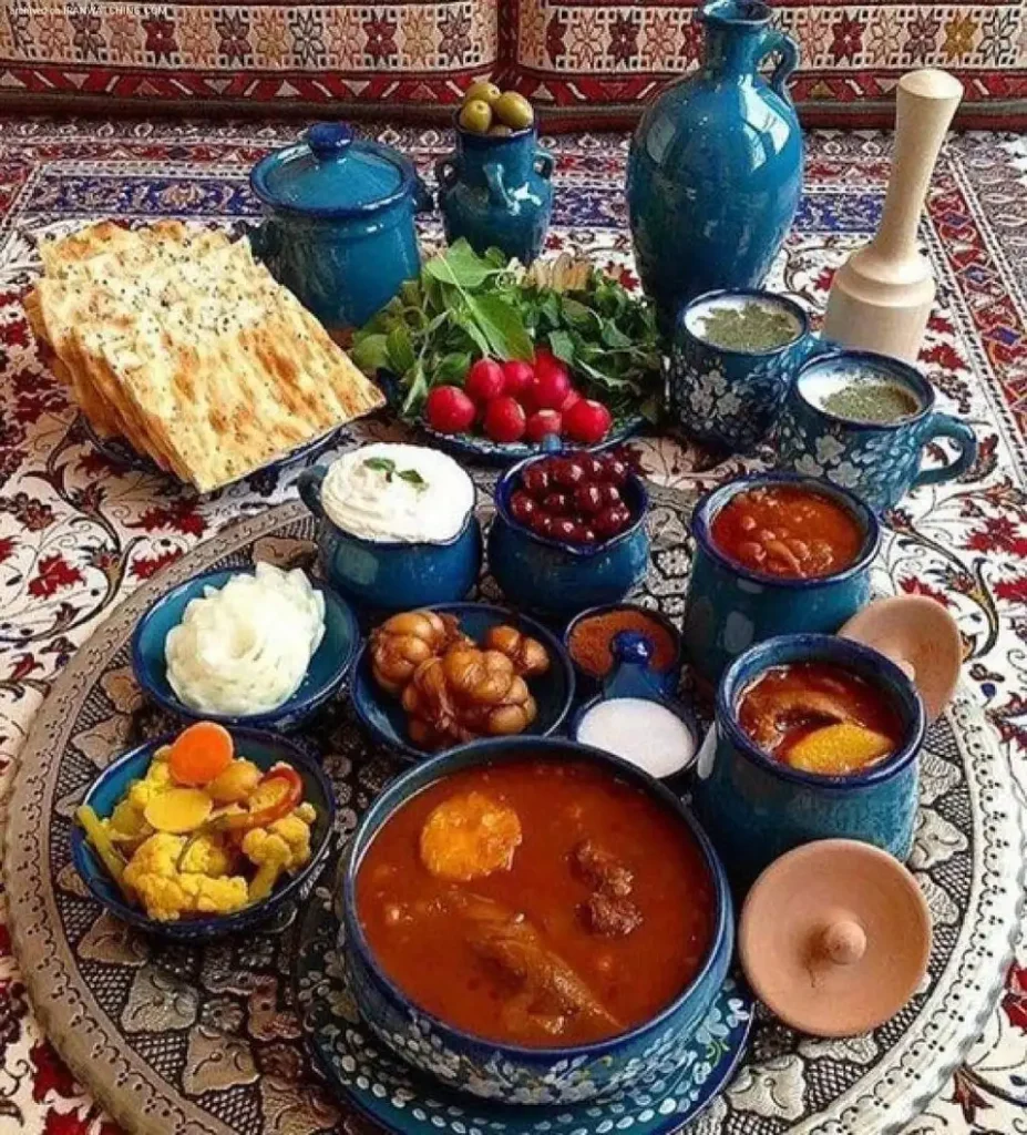 تصویر مرتبط با ترشی در پاییز؛ فواید و مضرات مصرف ترشی برای معده