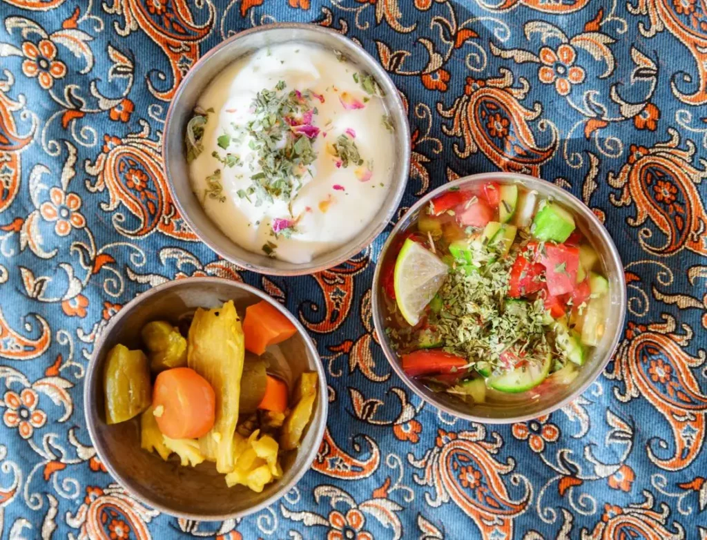 تصویر مرتبط با ترشی در پاییز؛ فواید و مضرات مصرف ترشی برای معده