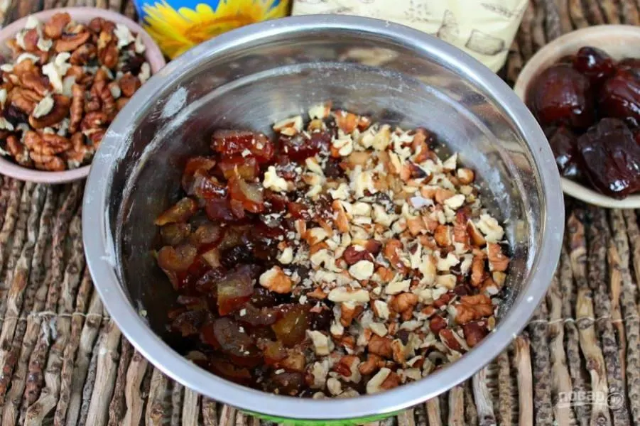 تصویر مرتبط با طرز تهیه نان خرمایی نرم و پف دار خانگی با عطر هل و دارچین