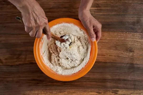 تصویر مرتبط با طرز تهیه نان نرم خانگی با روکش کدو حلوایی و عطر دارچین