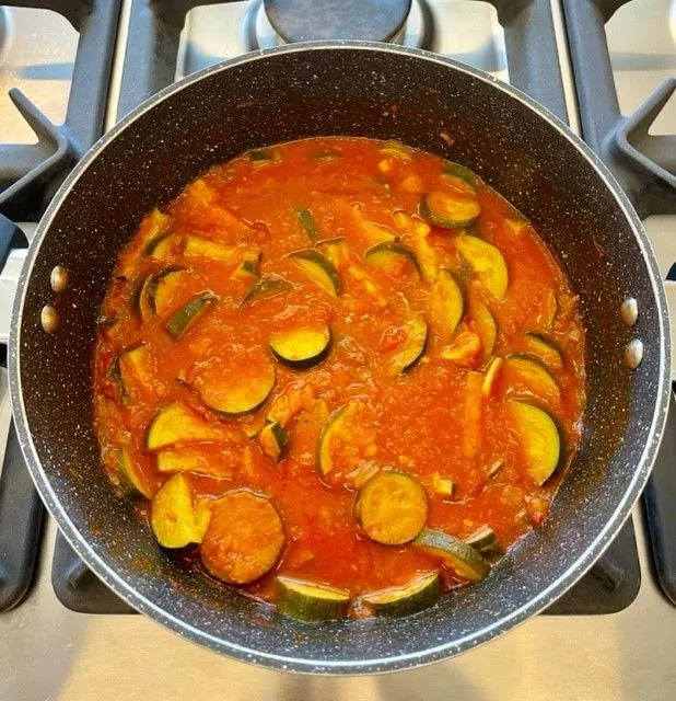 تصویر مرتبط با کچلیک بشتباش؛ خوراک ساده و خوشطعم مازندرانی با کدو و عدس