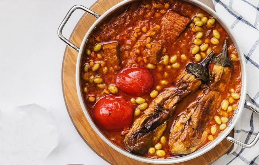 تصویر مرتبط با خوراک لوبیا و بادمجان؛ غذای گرم و خوشطعم برای روزهای خنک